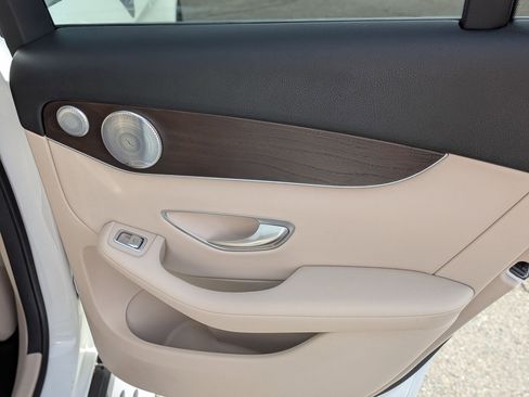 Used 2020 Mercedes-Benz GLC 300 4MATIC image 35