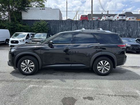 Used 2024 Nissan Pathfinder SL AWD/4WD image 6
