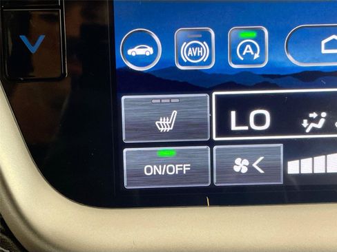 Used 2025 Subaru Outback Premium AWD/4WD image 16