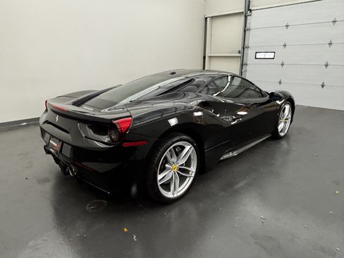 Used 2016 Ferrari 488 GTB RWD image 9