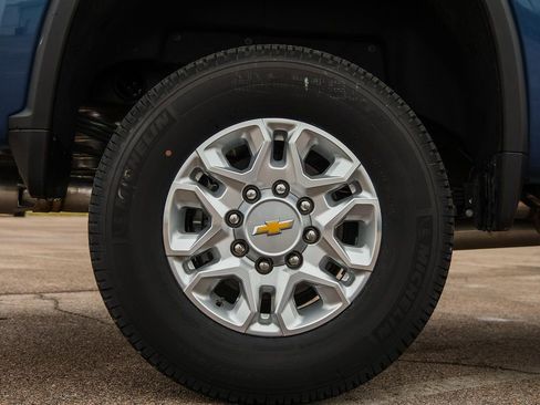 New 2025 Chevrolet Silverado 2500 LT image 9