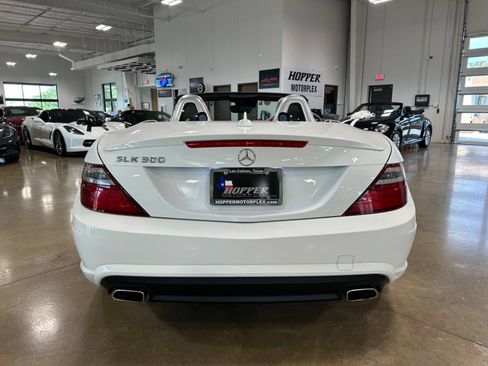 Used 2016 Mercedes-Benz SLK 300 image 12
