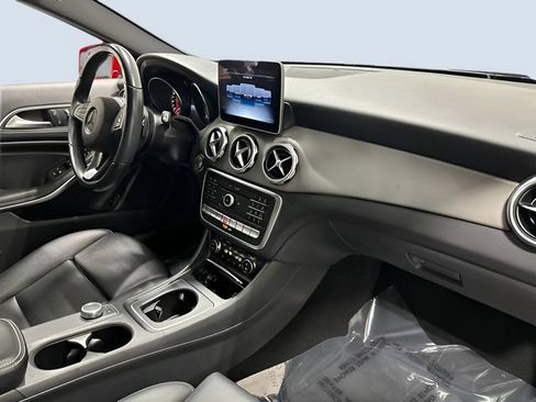 Used 2019 Mercedes-Benz GLA 250 4MATIC image 11