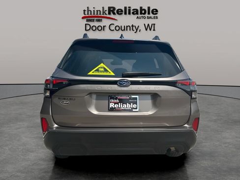 Used 2025 Subaru Forester Premium AWD/4WD image 4