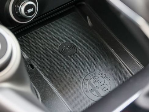Used 2024 Alfa Romeo Tonale Ti AWD/4WD image 23