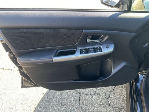 Used 2017 Subaru Crosstrek 2.0i Premium image 8