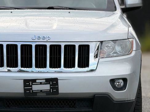 Used 2012 Jeep Grand Cherokee Laredo AWD/4WD image 12