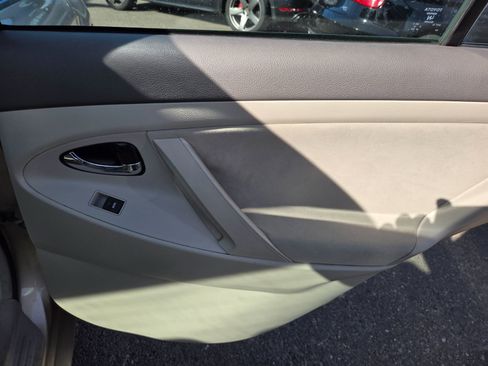 Used 2011 Toyota Camry LE w/ LE Extra-Value Pkg image 12