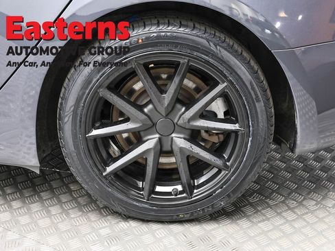 Used 2023 Tesla Model 3 Standard Range image 8