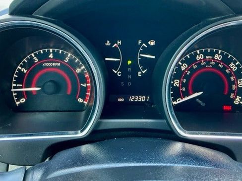 Used 2013 Toyota Highlander Limited image 25