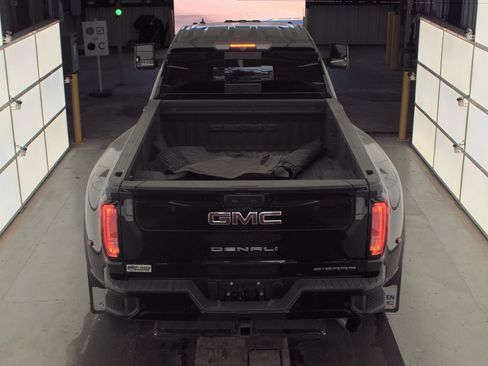 Used 2022 GMC Sierra 3500 Denali image 7