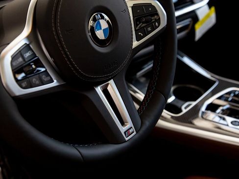 Used 2026 BMW X7 M60i AWD/4WD image 19