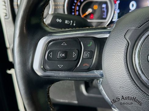 Used 2020 Jeep Wrangler Unlimited Sahara image 13