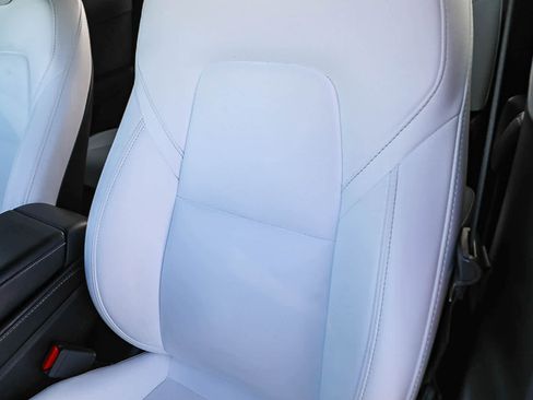 Used 2024 Tesla Model Y Performance AWD/4WD image 27