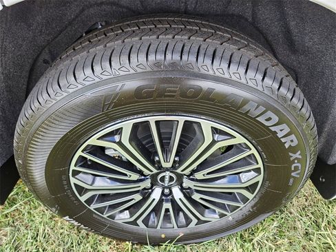 New 2026 Nissan Armada Platinum image 8