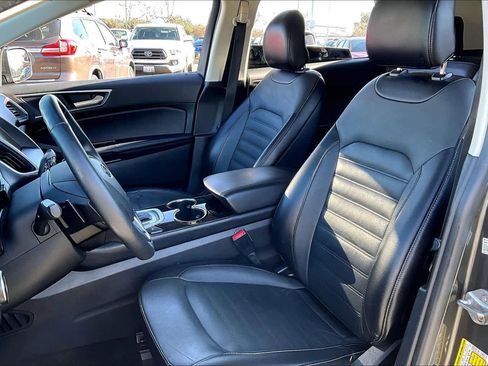 Used 2018 Ford Edge SEL w/ Equipment Group 201A image 8