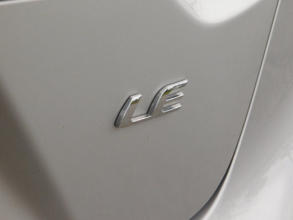 Used 2022 Toyota Corolla LE FWD image 9