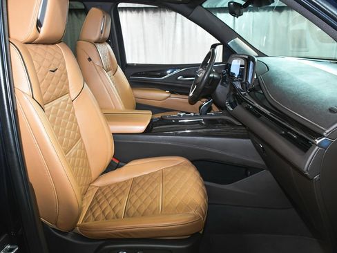 Used 2021 Cadillac Escalade Premium Luxury w/ Driver Assist Tech Package AWD/4WD image 59