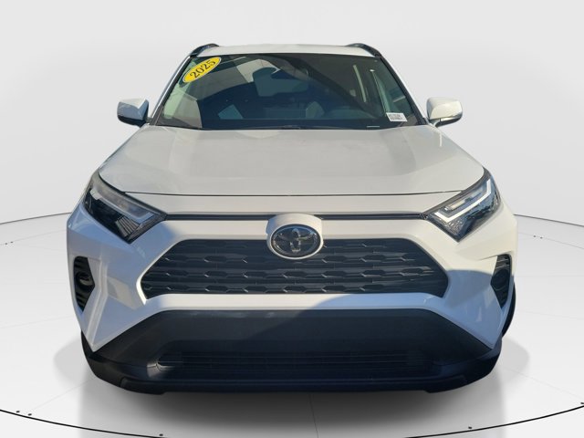Used 2025 Toyota RAV4 XLE AWD/4WD image 2