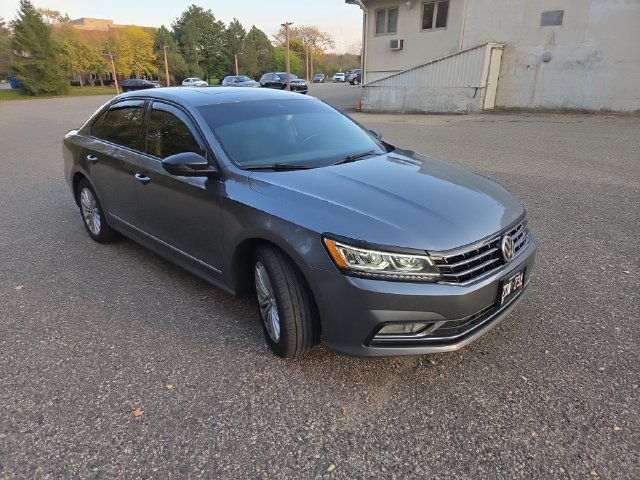 Used 2017 Volkswagen Passat 1.8T SEL Premium FWD image 19