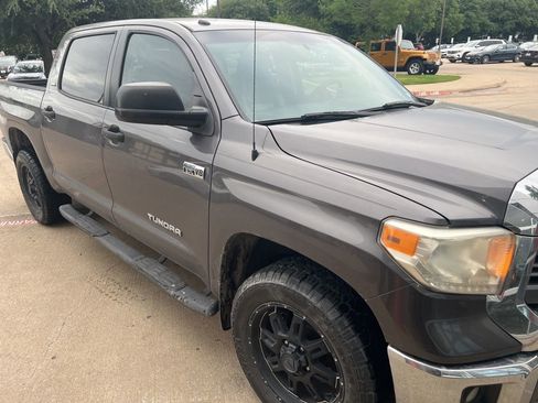 Used 2015 Toyota Tundra SR5 w/ SR5 Upgrade Package image 6