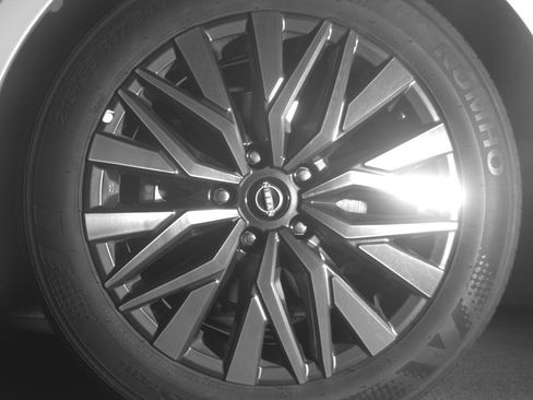 Used 2025 Nissan Altima 2.5 SV image 12