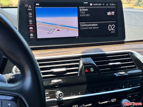 Used 2021 BMW 530i w/ Convenience Package RWD image 27