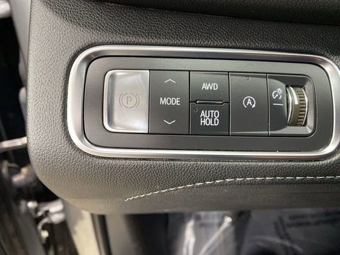 Used 2025 Buick Enclave Sport Touring AWD/4WD image 37