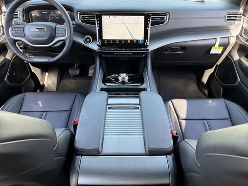 New 2026 Jeep Grand Wagoneer Limited AWD/4WD image 17