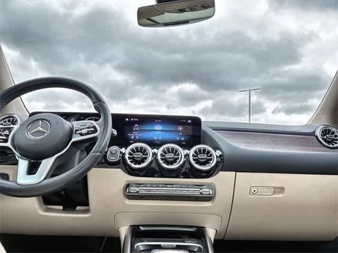 Used 2023 Mercedes-Benz GLA 250 4MATIC image 30