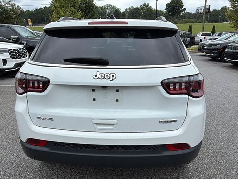 Used 2024 Jeep Compass Latitude AWD/4WD image 9