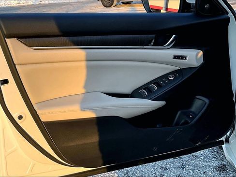 Used 2018 Honda Accord EX-L image 23