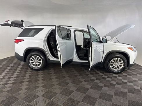 Used 2019 Chevrolet Traverse LT FWD image 15