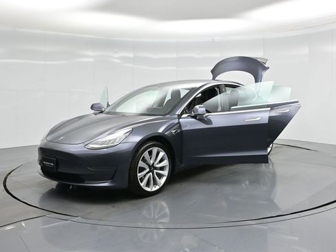 Used 2019 Tesla Model 3 Standard Range Plus image 27