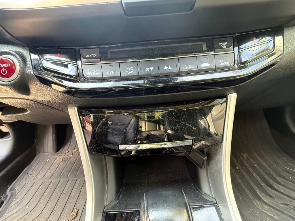 Used 2017 Honda Accord EX-L image 9