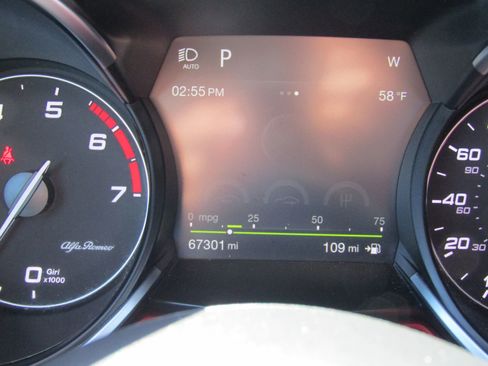 Used 2019 Alfa Romeo Stelvio Ti AWD/4WD image 38