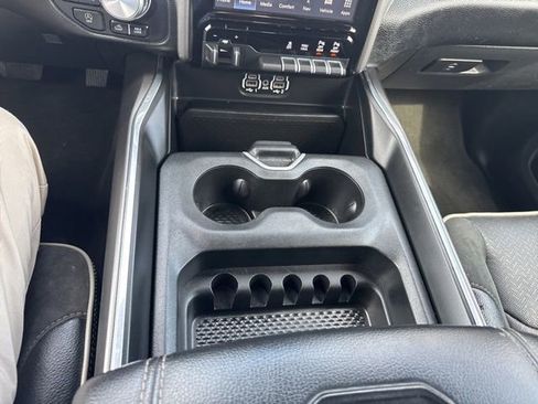 Used 2023 RAM 1500 Laramie AWD/4WD image 18