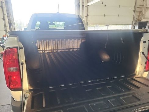 Used 2022 Chevrolet Colorado W/T AWD/4WD image 5