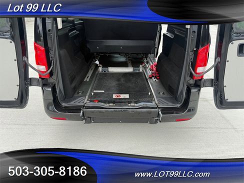 Used 2018 Mercedes-Benz Metris Passenger image 5