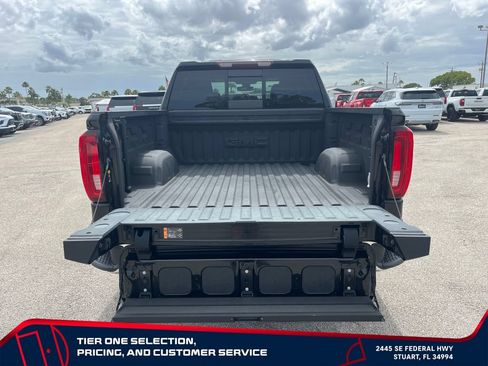 Used 2020 GMC Sierra 1500 SLT w/ SLT Premium Plus Package AWD/4WD image 11