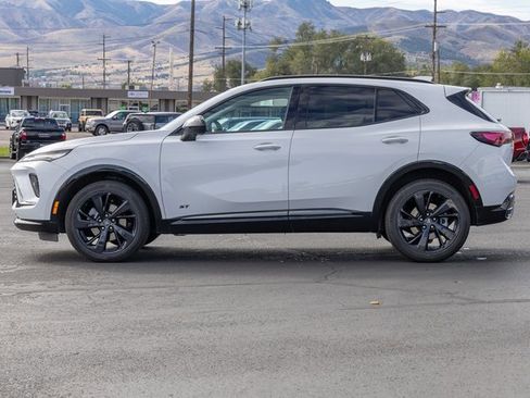 Used 2025 Buick Envision Sport Touring image 3