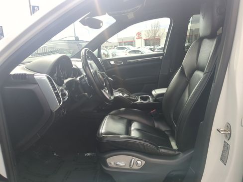 Used 2017 Porsche Cayenne Platinum Edition image 16