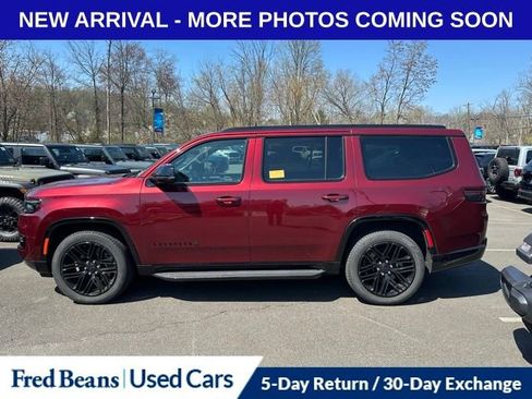 Used 2025 Jeep Wagoneer Series II w/ Premium Group I image 6