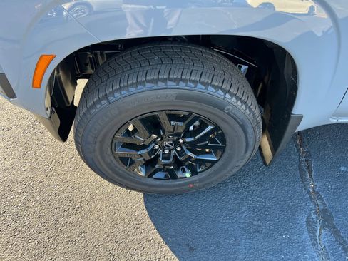 New 2026 Nissan Frontier SV AWD/4WD image 10