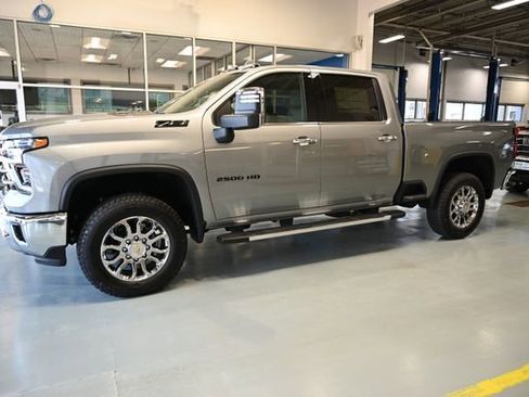 New 2026 Chevrolet Silverado 2500 LTZ w/ LTZ Premium Package AWD/4WD image 10