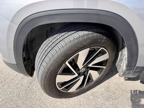 Used 2025 Volkswagen Atlas SE AWD/4WD image 39