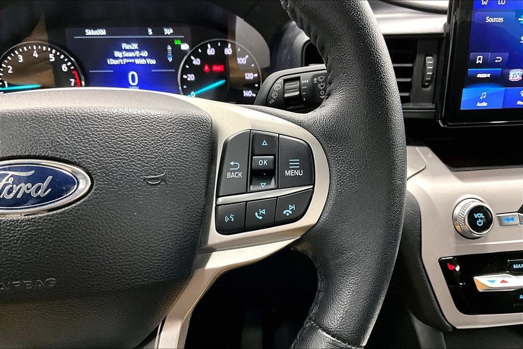 Used 2024 Ford Explorer XLT RWD image 25