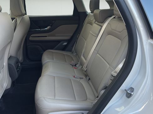 Used 2022 Lincoln Corsair FWD w/ Premium Package image 23