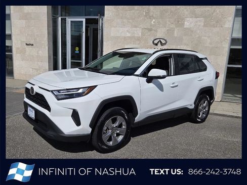 Used 2025 Toyota RAV4 XLE AWD/4WD image 2