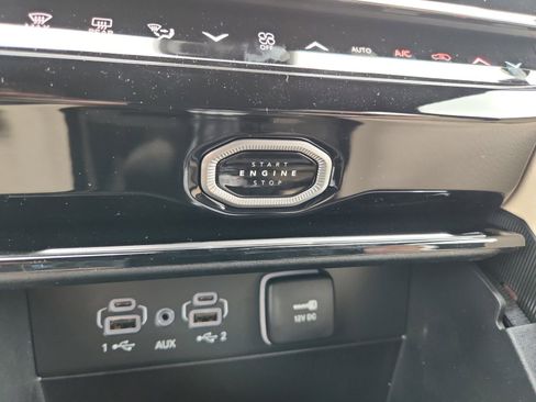 New 2026 Jeep Grand Cherokee L Limited RWD image 17